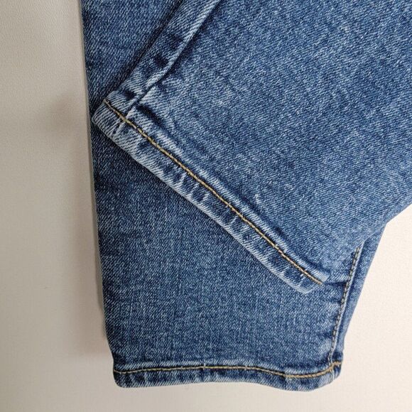 Old Navy Women's O.G. Straight Jeans Size 4 Medium Wash Blue Denim 26x27 - Picture 7 of 11